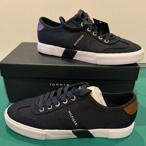 Tommy Hilfiger Navy Canvas Pandora Low-Top Sneakers Women’s Size 7 NWB